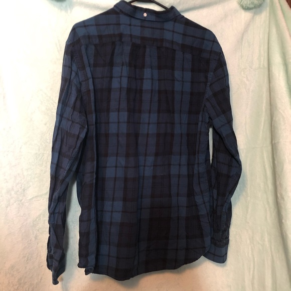 ❄️Women’s Old Navy Blue Plaid button down shirt XL - Picture 2 of 3